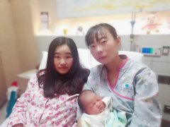 孕期2次见红、羊水偏少，她却顺产7斤6两大胖妞，还无侧切？！